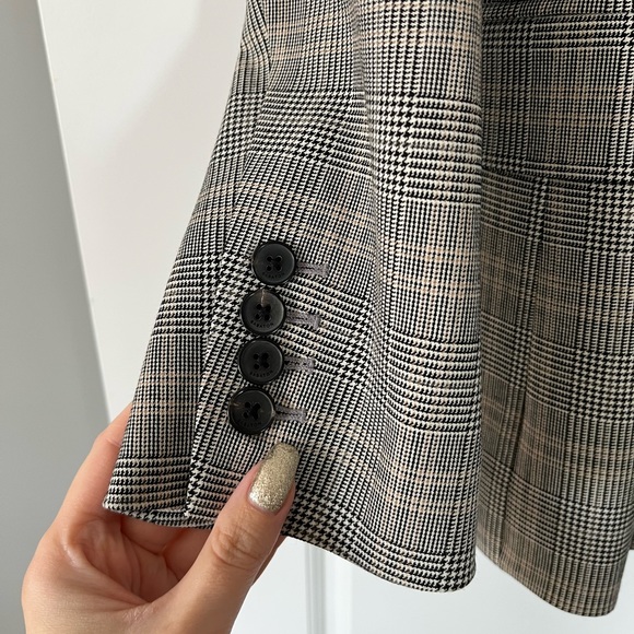 Aritzia Babaton Samuel Blazer - Picture 5 of 9